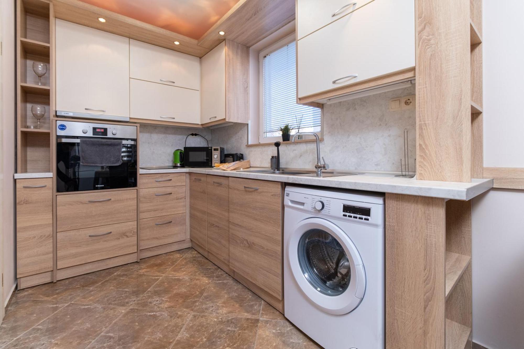 Comfortable 2Br Urban Getaway In City Center Пловдив Екстериор снимка
