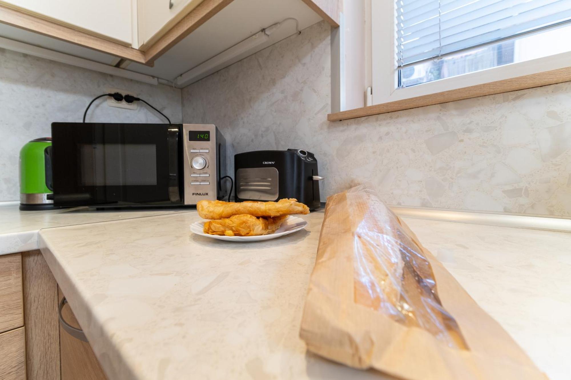 Comfortable 2Br Urban Getaway In City Center Пловдив Екстериор снимка